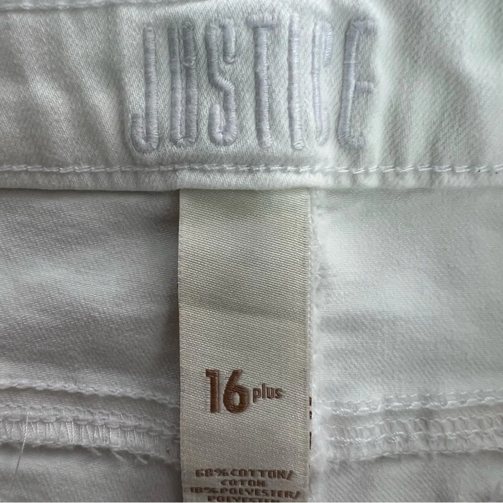 JUSTICE Women’s White Denim Shorts Sz 16 Plus Distressed Raw Hems